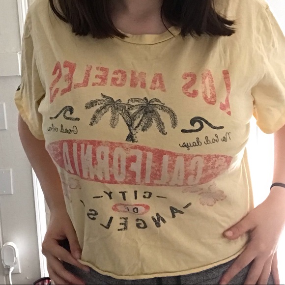 Los angles yellow cropped t shirt - Picture 2 of 2